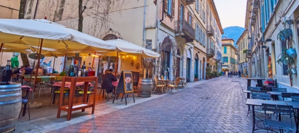 a-como-il-sindaco-dichiara-guerra-all-alcol-per-le-strade