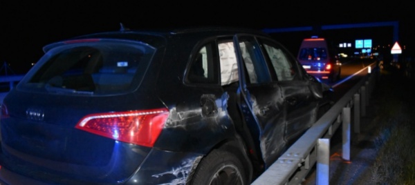 perde-il-controllo-dell-auto-e-finisce-contro-il-guardrail