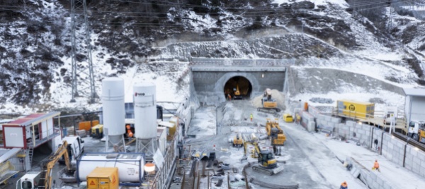 in-azione-la-prima-fresa-nella-seconda-canna-del-gottardo