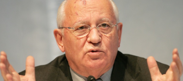 gorbaciov-il-comunista-eroe-a-ovest-traditore-in-russia
