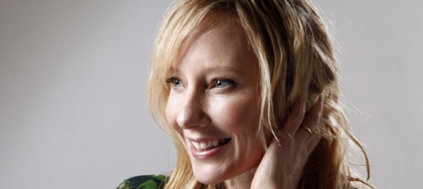 anne-heche-senza-speranza-e-cerebralmente-morta