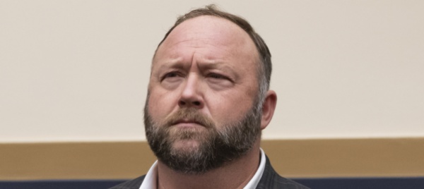 alex-jones-dovra-pagare-45-2-milioni-in-danni-punitivi