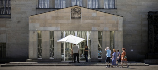 dopo-l-incendio-il-kunsthaus-abbassa-il-prezzo-d-ingresso
