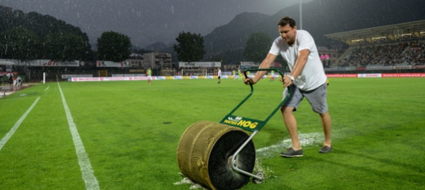 l-addio-all-uomo-dei-rettangoli-verdi-lugano-piange-cesare