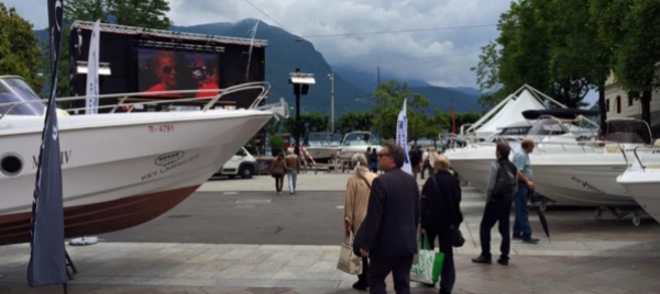 lugano-barche-in-bella-mostra-in-centro-citta