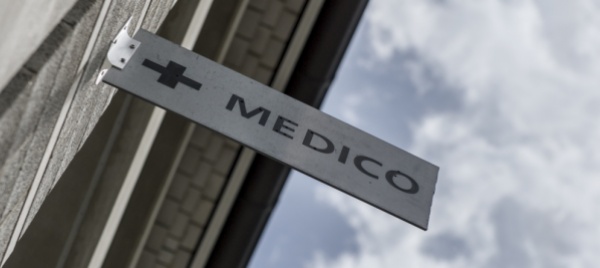 autorizzazioni-medici-eccezioni-per-evitare-carenza-di-dottori