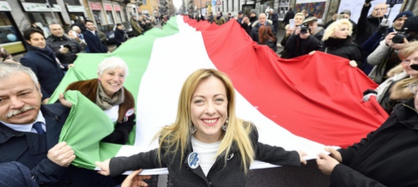 giorgia-meloni-e-il-mercato-ambiguo-della-fiamma-tricolore