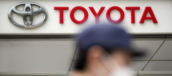 batterie-elettriche-toyota-pigia-sull-acceleratore