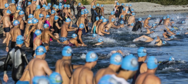 in-mille-a-ginevra-per-la-traversata-del-lago