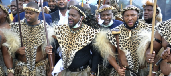 ecco-l-incoronazione-per-misuzulu-kazwelethini