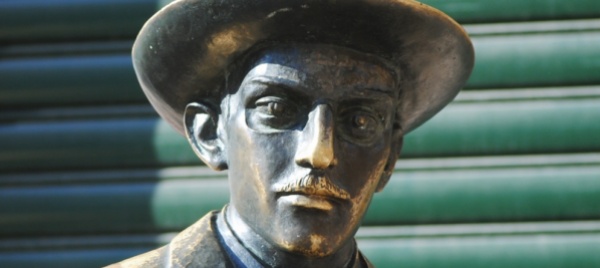 in-portogallo-torna-una-vecchia-antologia-di-pessoa