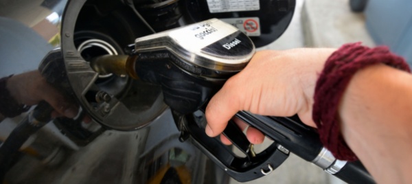 caro-benzina-da-berna-un-nuovo-no-a-misure-urgenti