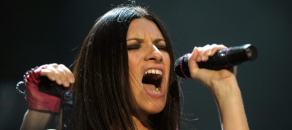 laura-pausini-non-intona-bella-ciao-niente-canzoni-politiche