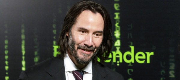 ciao-sono-keanu-reeves-e-ho-un-regalo-per-te-ma-e-un-pacco