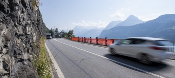 strada-spianata-per-l-axenstrasse