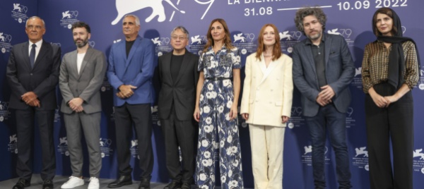 la-presidente-di-giuria-e-i-leoni