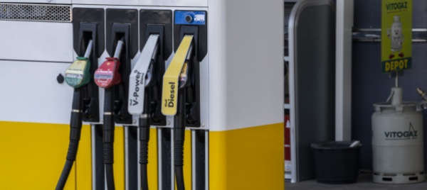 il-prezzo-del-carburante-e-in-calo-ma-per-quanto-ancora