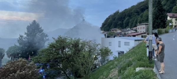 incendio-in-una-villetta-ad-agra-auto-distrutta