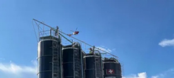 investito-da-una-scossa-elettrica-su-un-silo-di-30-metri