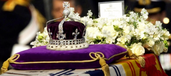 morta-la-regina-in-india-una-campagna-per-riavere-il-koh-i-noor