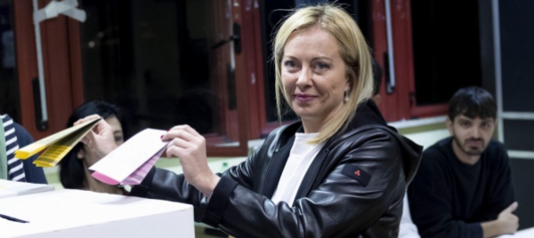 meloni-sulla-testa-di-letta-e-salvini