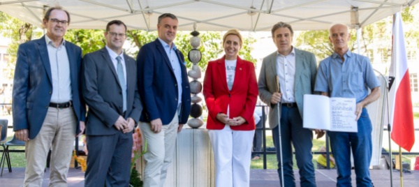 ambasciatrice-a-losone-per-gli-80-anni-della-strada-dei-polacchi
