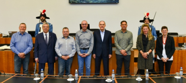 lugano-a-palazzo-civico-visita-del-municipio-di-cortebert