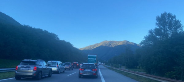 due-auto-si-tamponano-lungo-l-a2-all-altezza-di-mezzovico-rivera