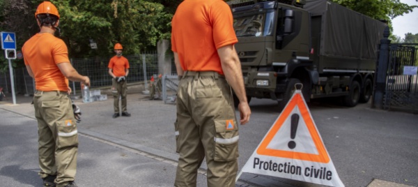 la-protezione-civile-corteggia-le-donne