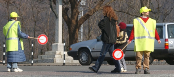 lugano-istruiti-293-pattugliatori-scolastici-per-il-traffico