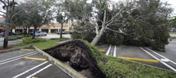 in-florida-devastazione-e-milioni-di-persone-senza-elettricita
