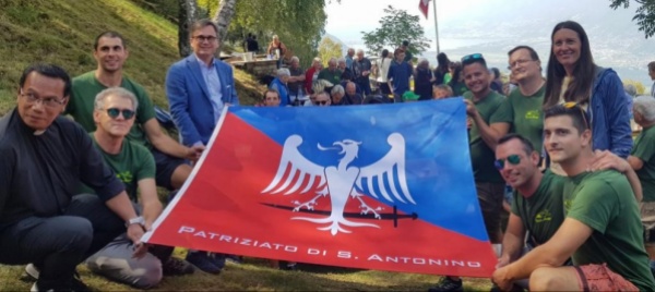 inaugurato-il-nuovo-vessillo-patriziale-di-sant-antonino
