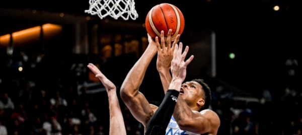 film-con-star-nba-whatsapp-si-lancia-nell-intrattenimento