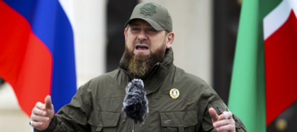 kadyrov-manda-i-tre-figli-minorenni-al-fronte