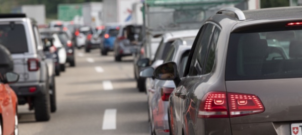 se-la-coda-in-autostrada-fa-perdere-tempo-e-soldi