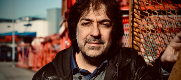 i-fiori-d-ombra-di-marco-santilli-sul-palco-del-sociale