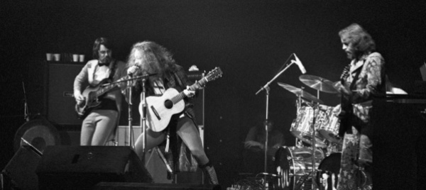 di-tutto-un-pop-jethro-tull-le-visioni-del-pifferaio-magico