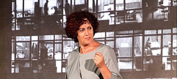 egidia-bruno-in-scena-con-rossella-al-teatro-tan-di-biasca
