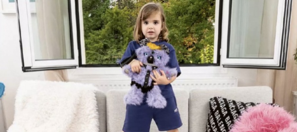 campagna-pubblicitaria-choc-bambini-con-peluche-bondage