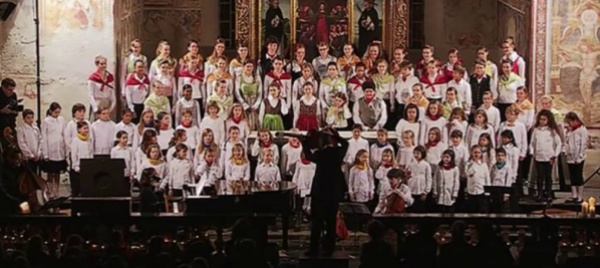 concerto-del-coro-calicantus-nella-chiesa-di-maggia