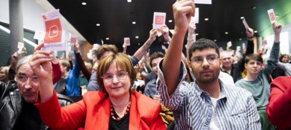 congresso-ps-e-fatta-per-marina-carobbio-e-yannick-demaria