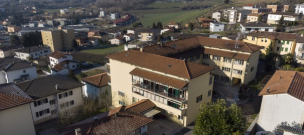 al-centro-anziani-di-balerna-un-natale-solidale