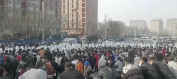 le-proteste-a-foxconn-tra-il-covid-e-l-iphone