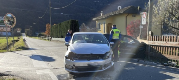 scontro-fra-due-auto-a-cadenazzo-un-ferito