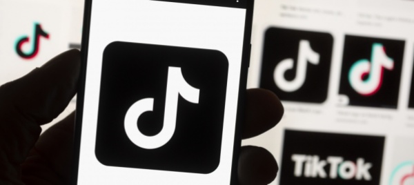 mentre-twitter-e-meta-licenziano-tiktok-continua-ad-assumere