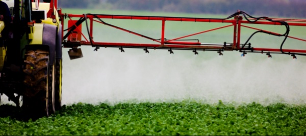 agricoltura-piu-impiego-di-erbicidi-insetticidi-e-fungicidi