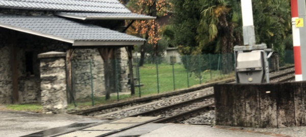fart-sassi-nei-passaggi-a-livello-la-polizia-indaga