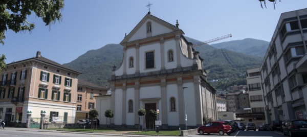 bellinzona-veglia-d-avvento-con-il-vescovo-alain-de-raemy
