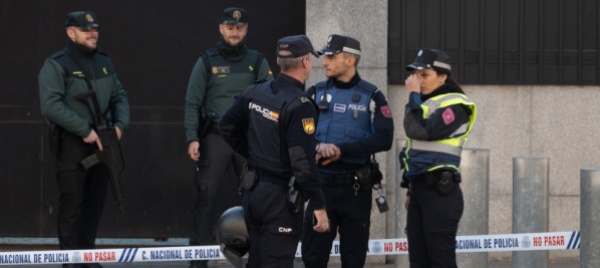 giallo-su-sei-pacchi-bomba-in-spagna