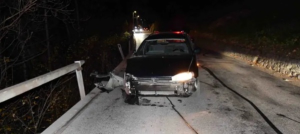 scansa-un-camion-e-centra-il-guardrail-a-bordo-carreggiata